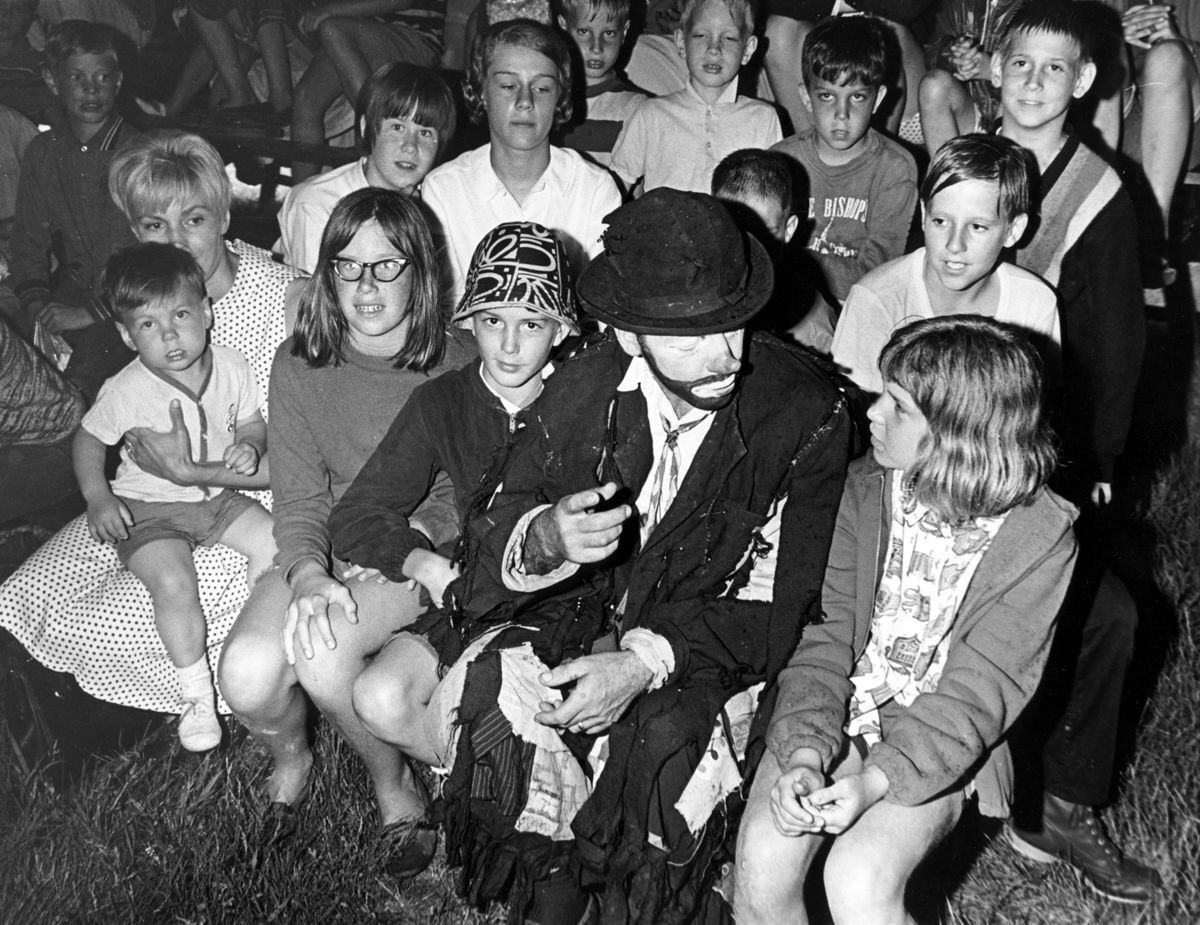 1967: Gray Circus
